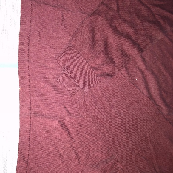 Never worn Kenneth Roberts knit sweater - Picture 7 of 8